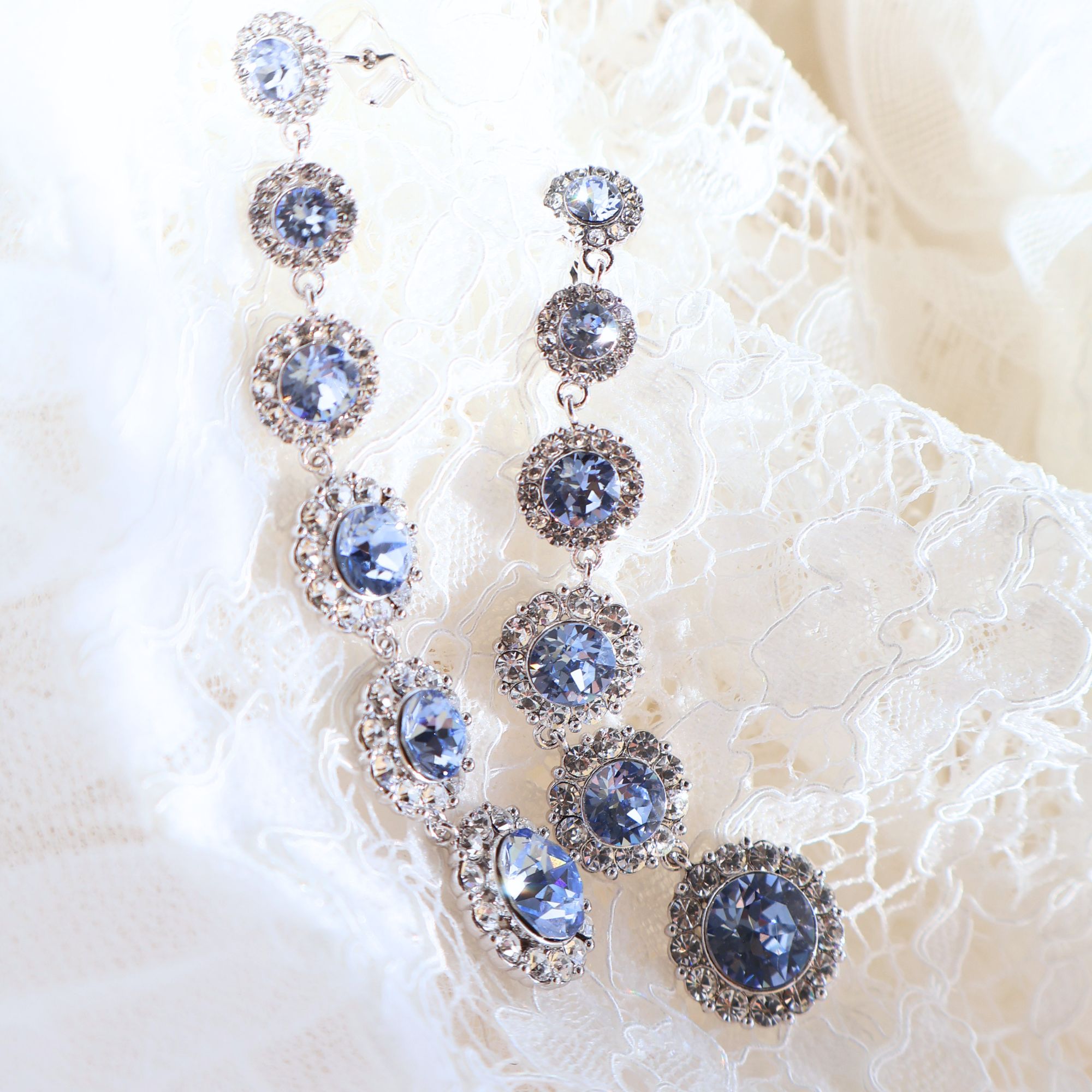 Celeste earrings – Light sapphire (silver)