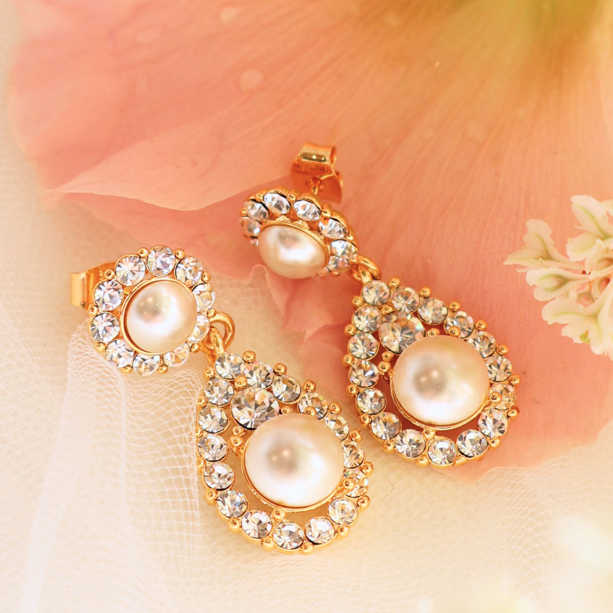Sofia earrings – Ivory pearl (gold)