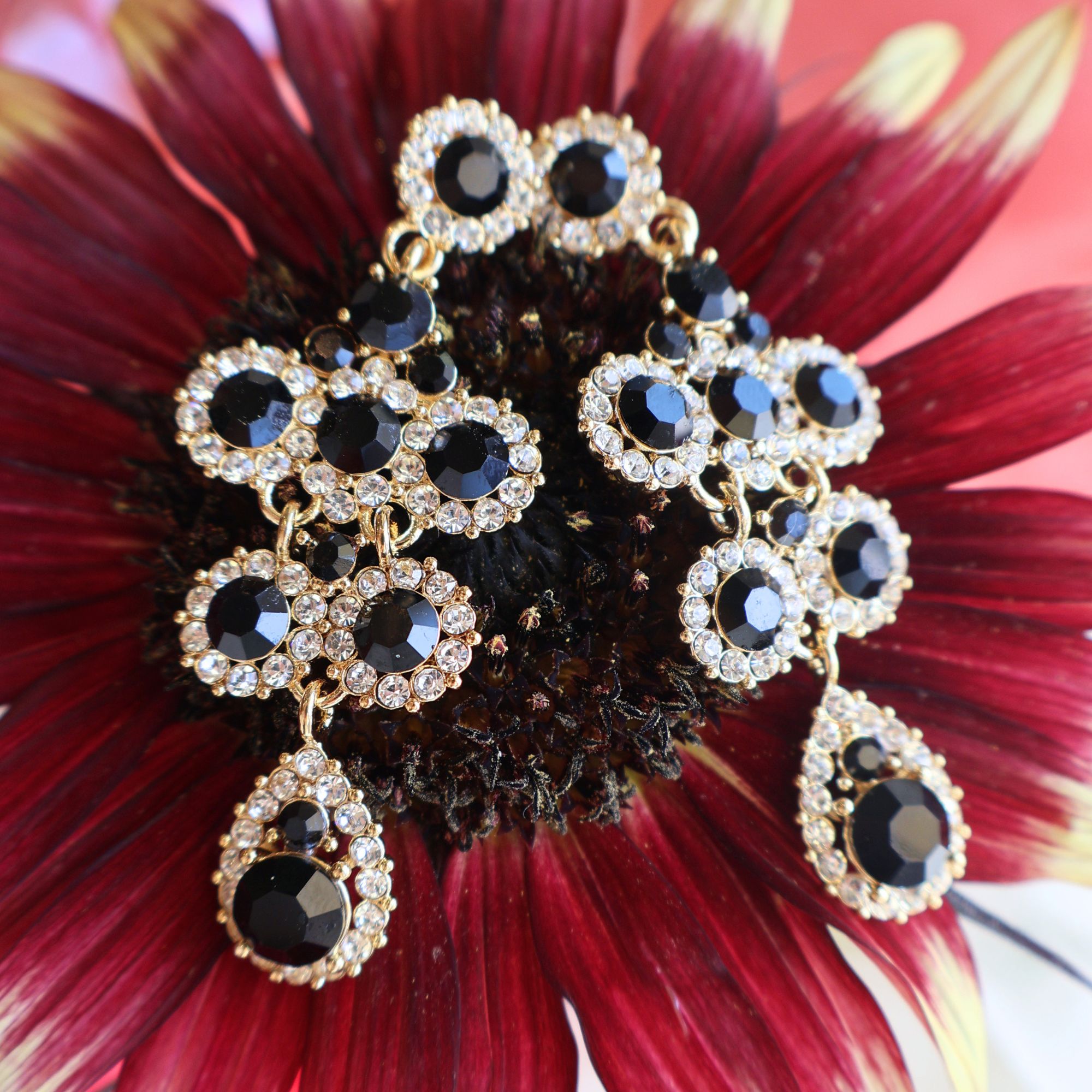 Miss Kate earrings – Jet crystal / gold